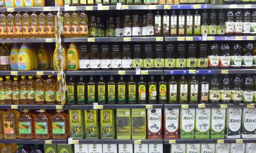 Πως μπορούμε να ξεχωρίσουμε το νοθευμένο ελαιόλαδο;- Το χρώμα αποτελεί το πρώτο δείγμα νοθείας